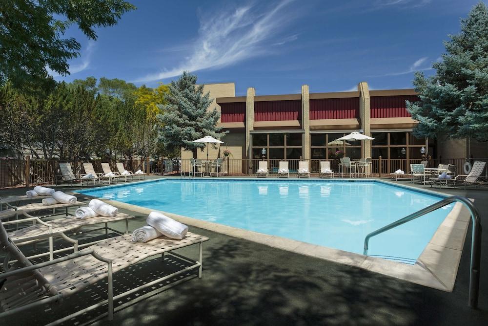 Maverick Hotel and Casino by Red Lion Hotels — 7