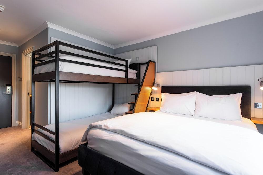Village Urban Resort Blackpool — 10