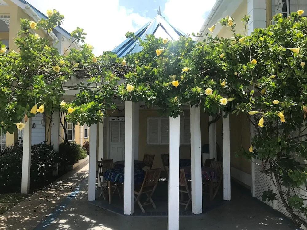 Villa Beach Cottages — 3