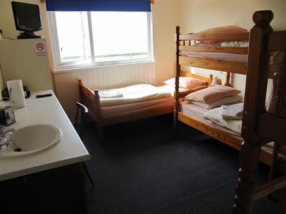 Longbeach Hotel - Hostel — 8