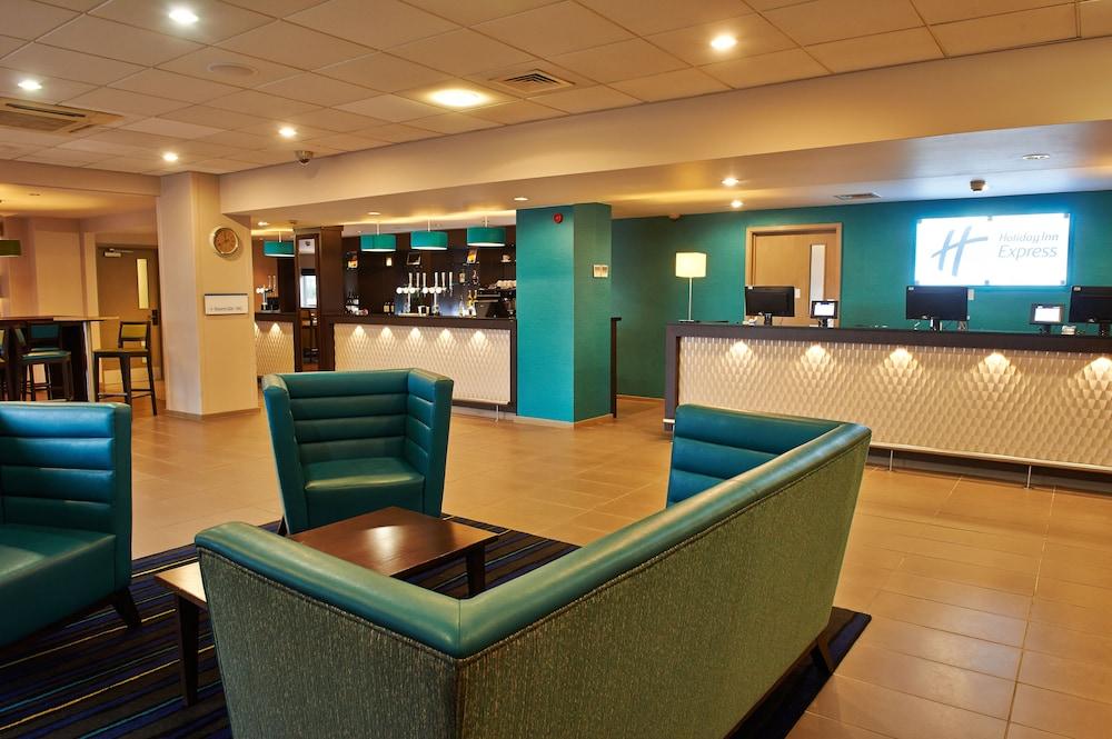 Holiday Inn Express Manchester Airport — 10