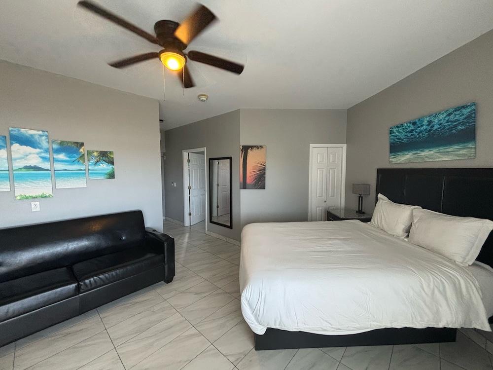 Grace Bay Suites — 8
