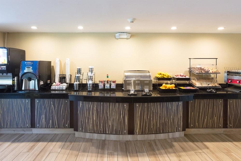 Best Western International Speedway Hotel — 8