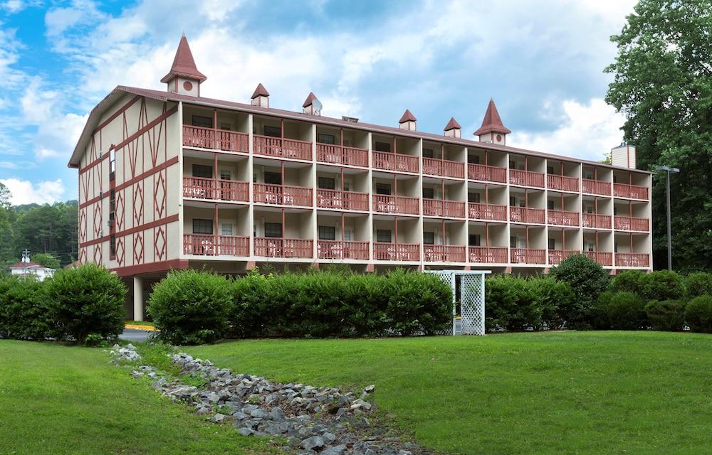 Hampton Inn Helen — 10