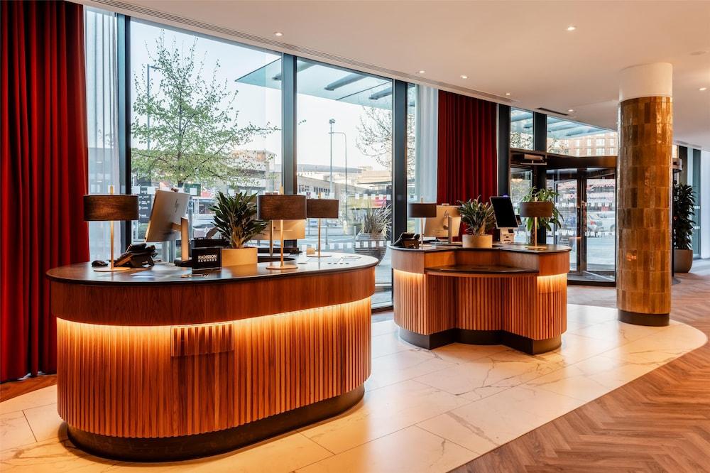 Radisson Hotel Manchester City Centre, A Verified Net Zero Hotel — 8