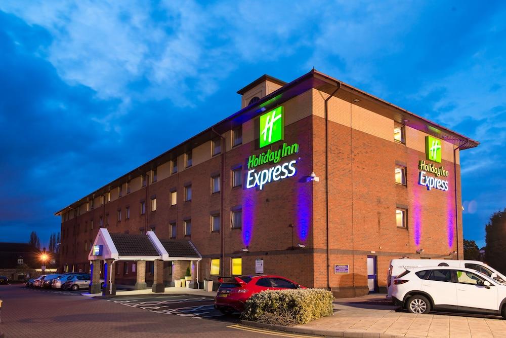 EXPRESS BY HOLIDAY INN BIRMINGHAM OLDBURY — 6