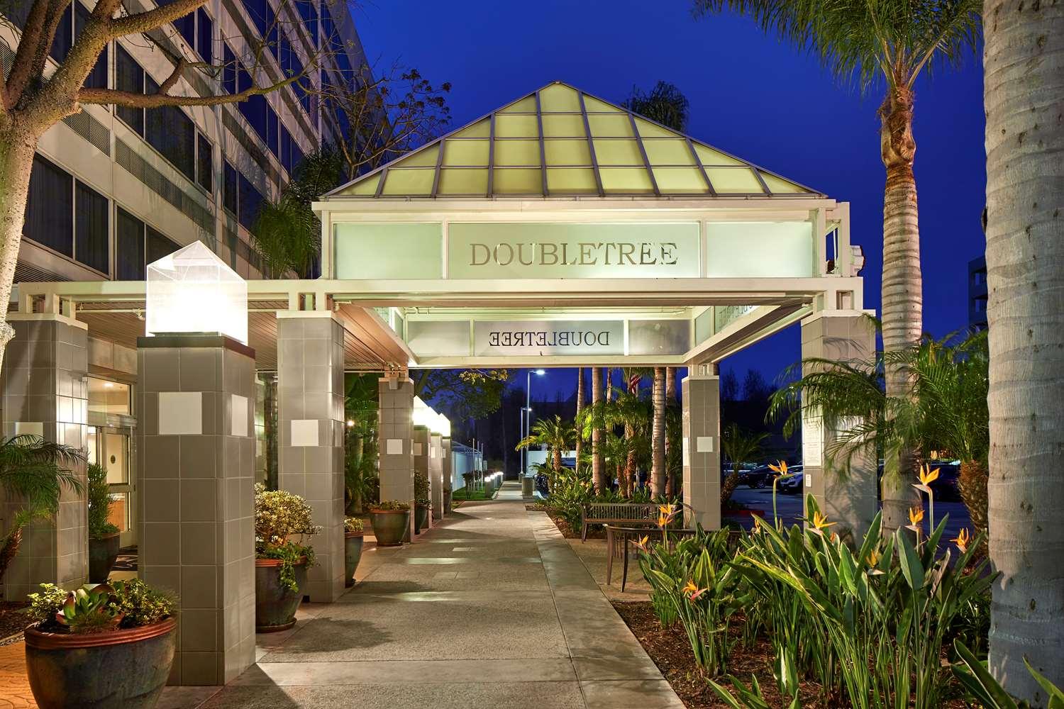 DoubleTree by Hilton Hotel LAX - El Segundo — 10