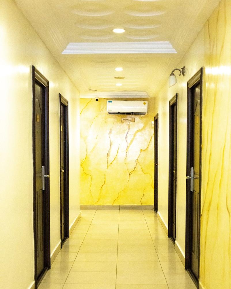 Airport West Hotel 1151908 — 8