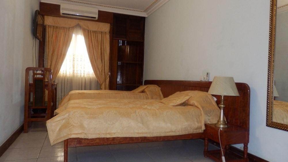 Afrique Hotel Douala Airport — 10
