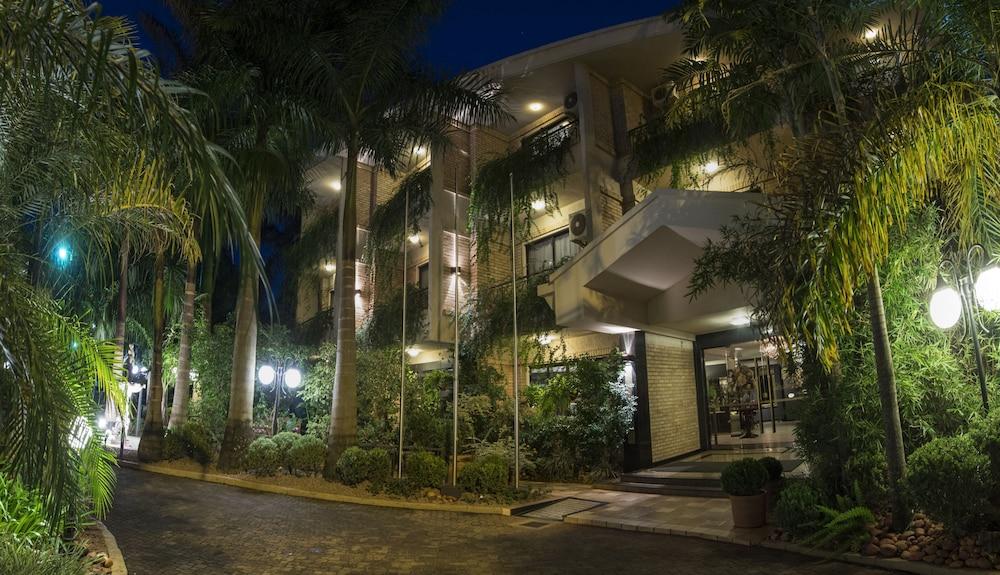LAS VENTANAS SUITES HOTEL — 1