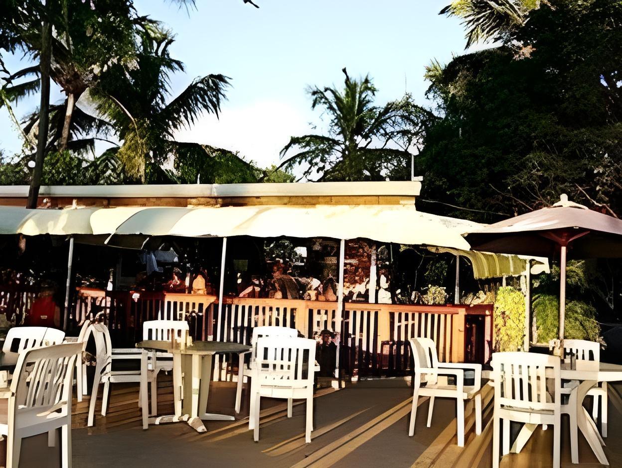 Secret Harbour Beach Resort — 2