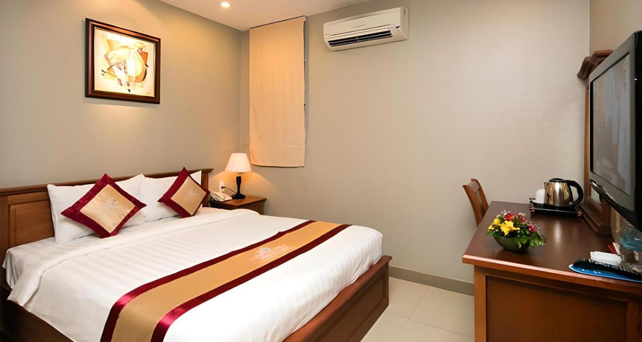 White Lion Hotel — 7