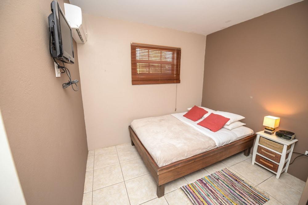 ARUBA TROPIC APARTMENTS — 10