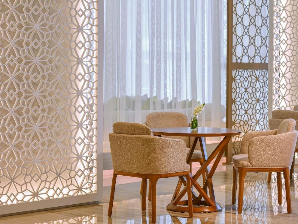 Grand Mercure Dubai City — 8