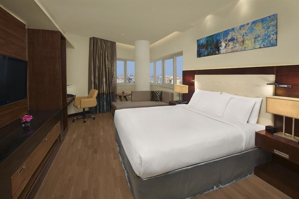 DoubleTree by Hilton Hotel & Residences Dubai Al Barsha — 7
