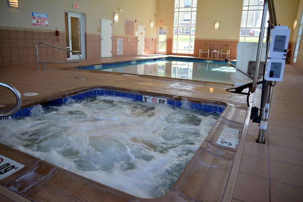 Candlewood Suites Youngstown West - Austintown, an IHG Hotel — 3
