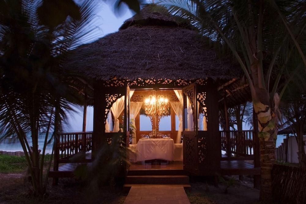 Breezes Beach Club & Spa — 4
