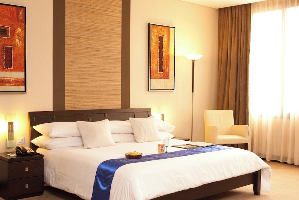 Protea Hotel By Marriott Kampala — 9