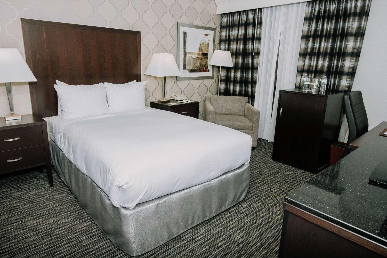 Doubletree By Hilton Detroit - Dearborn — 6
