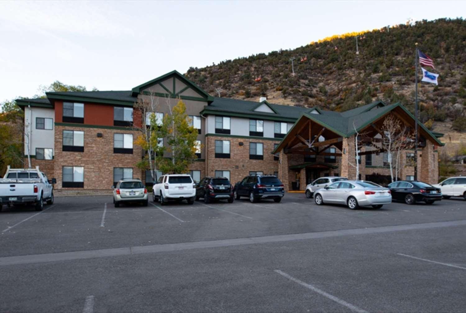 Hampton Inn Glenwood Springs — 7