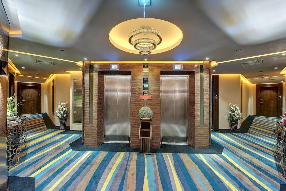 Omega Hotel Dubai — 10
