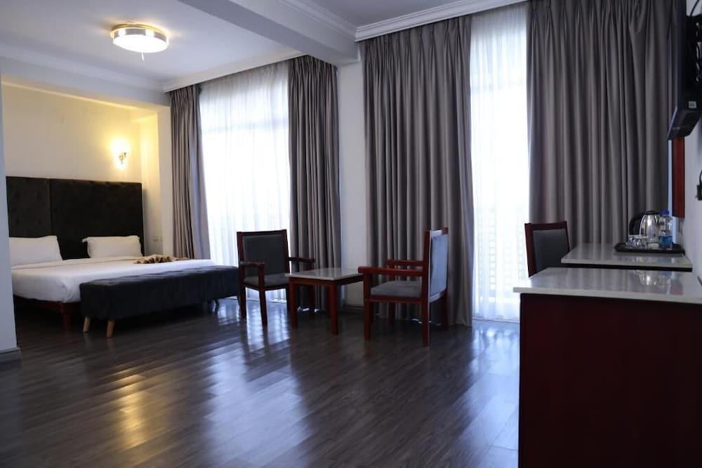 Trinity Hotel — 9