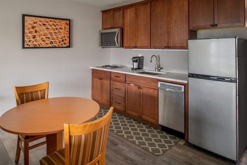 Astoria Riverwalk Inn — 9