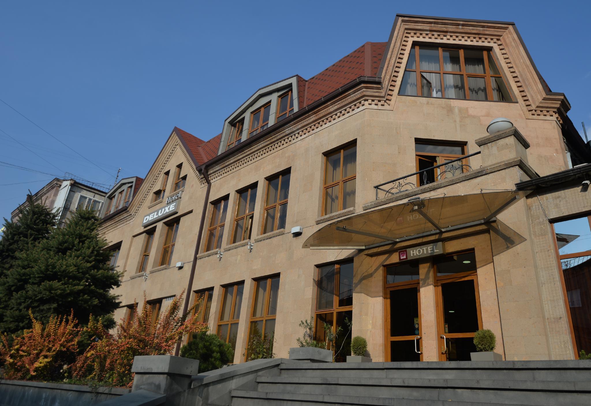 YEREVAN DELUXE HOTEL — 4