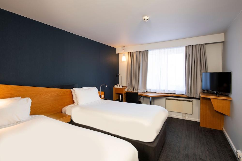 Holiday Inn Express Leeds City Centre — 10