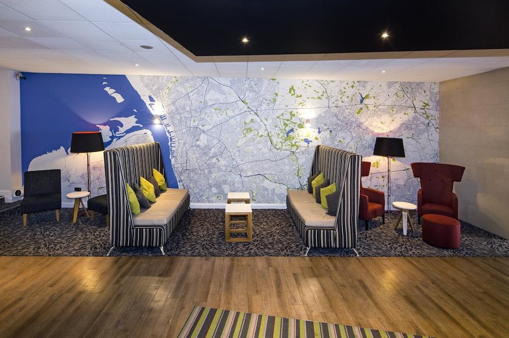 HOLIDAY INN LIVERPOOL — 10