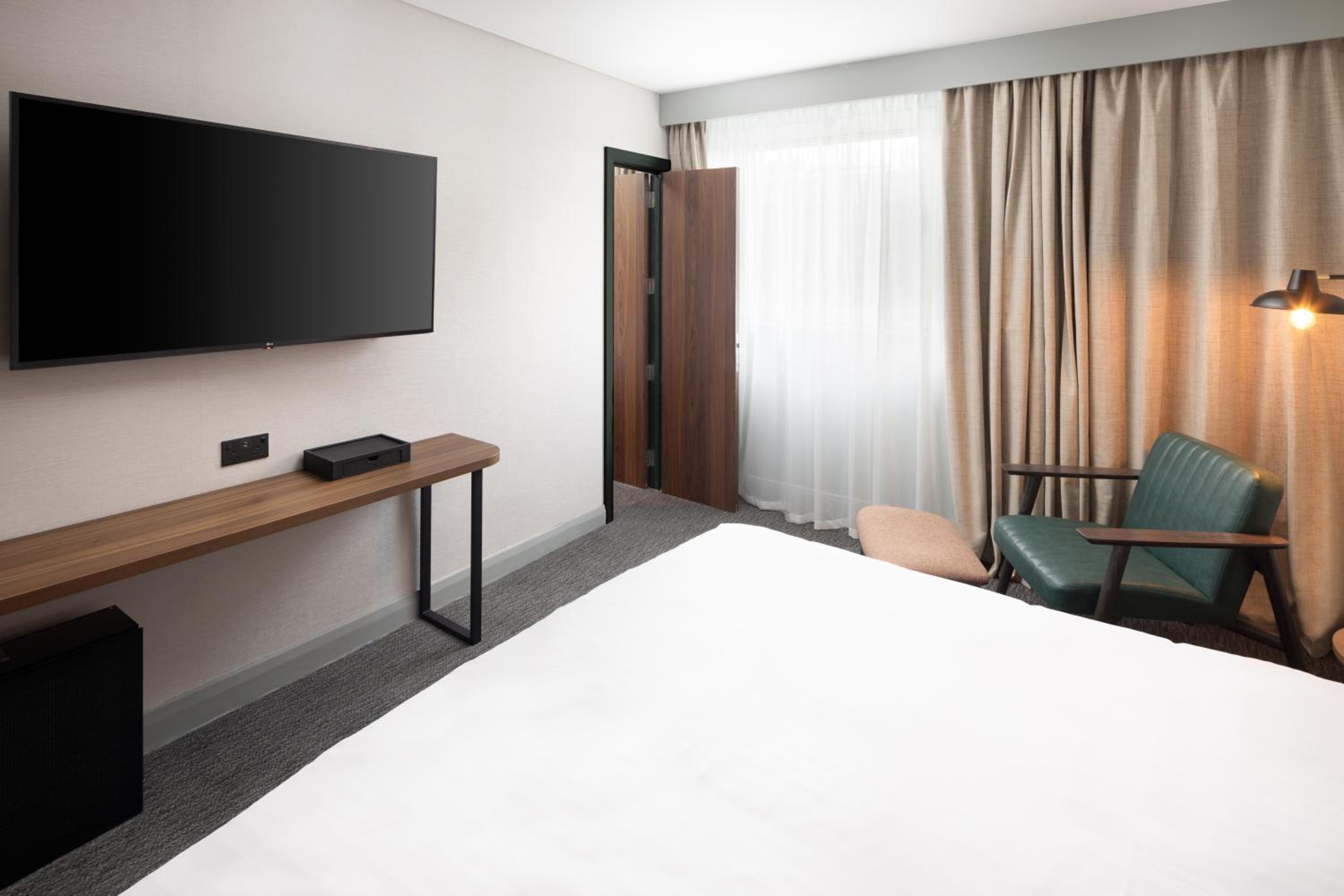 Four Points by Sheraton Edinburgh — 10