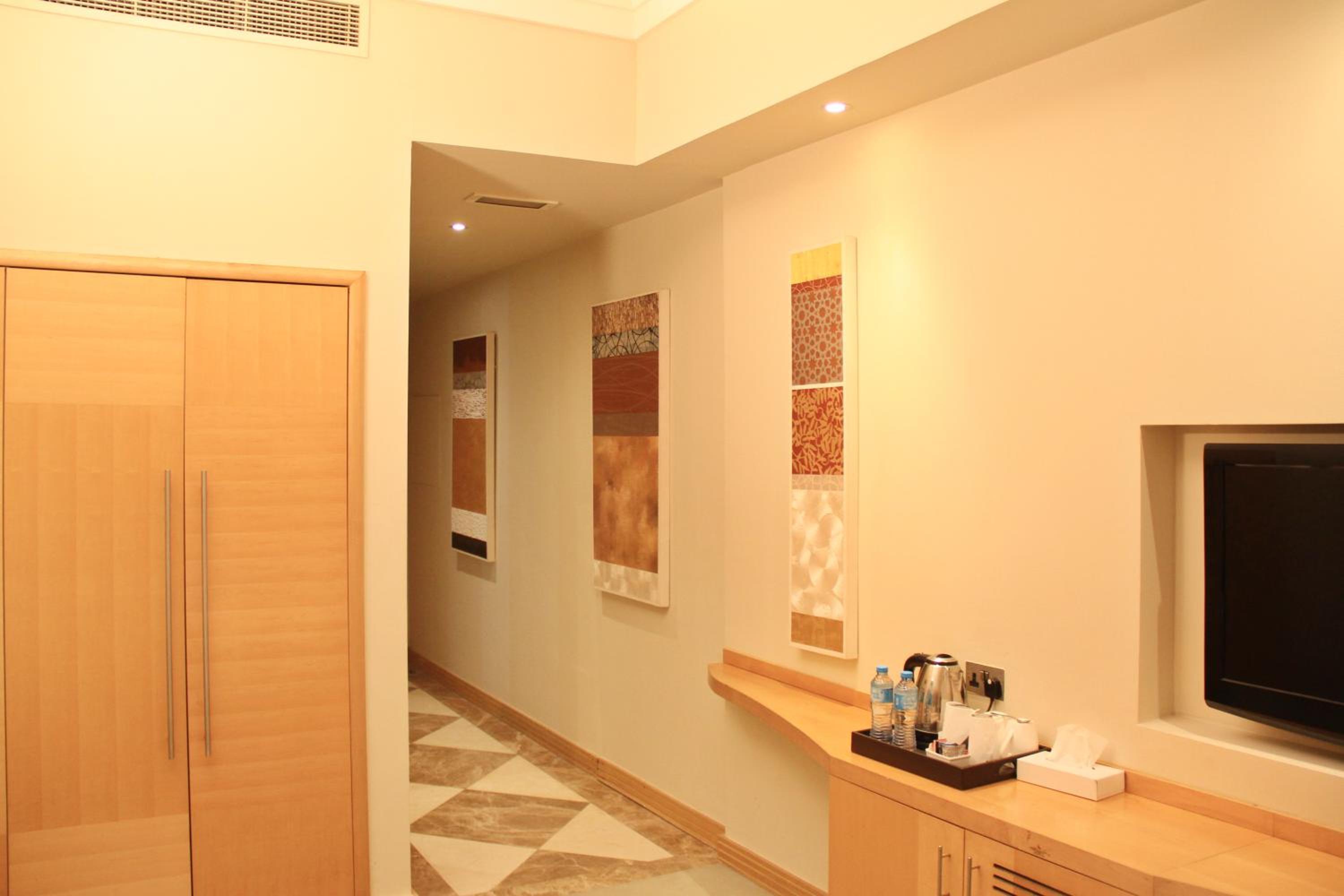 Al Khaleej Grand Hotel — 1