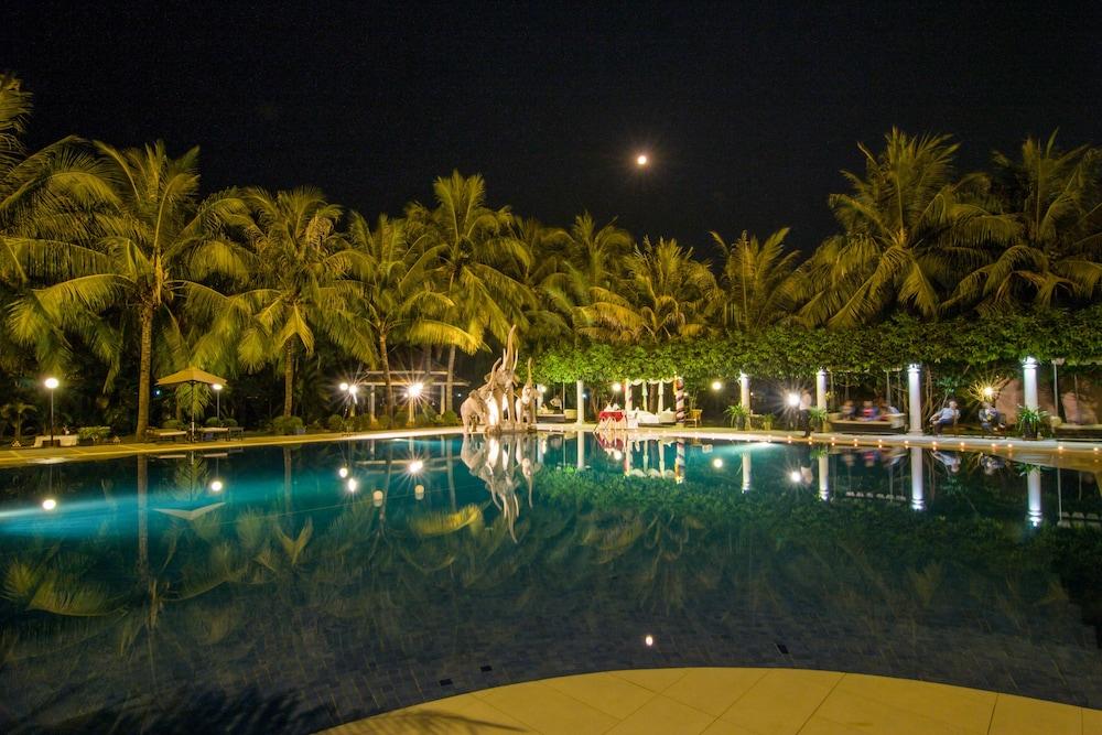 REE HOTEL 98558 — 8