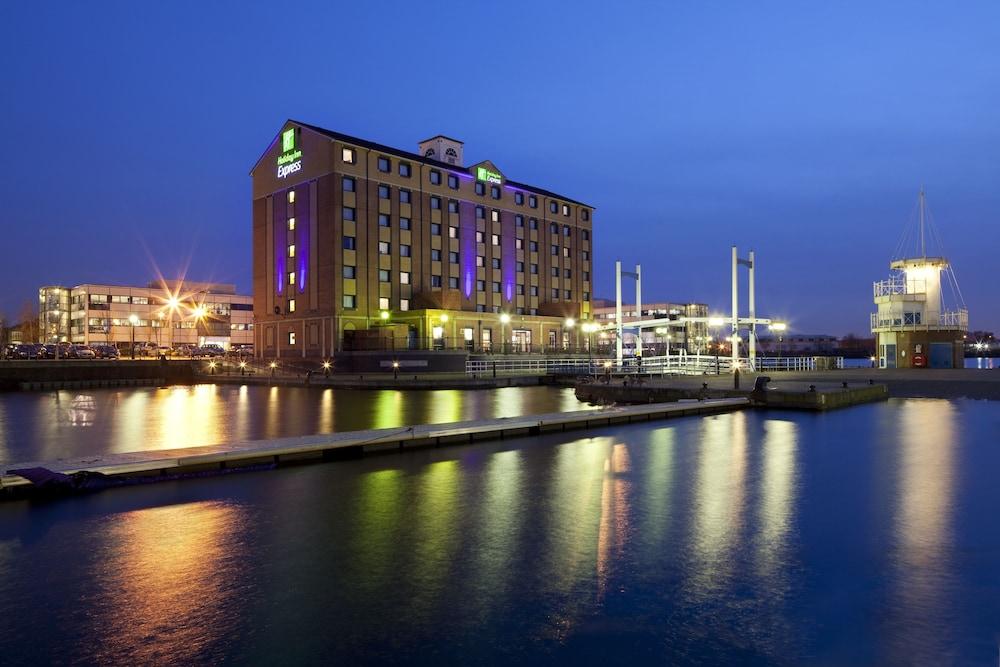 Holiday Inn Express Manchester - Salford Quays — 4