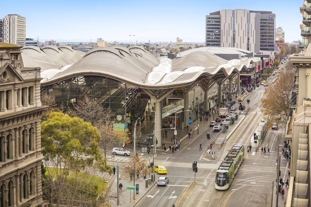 Hotel Indigo Melbourne on Flinders, an IHG Hotel