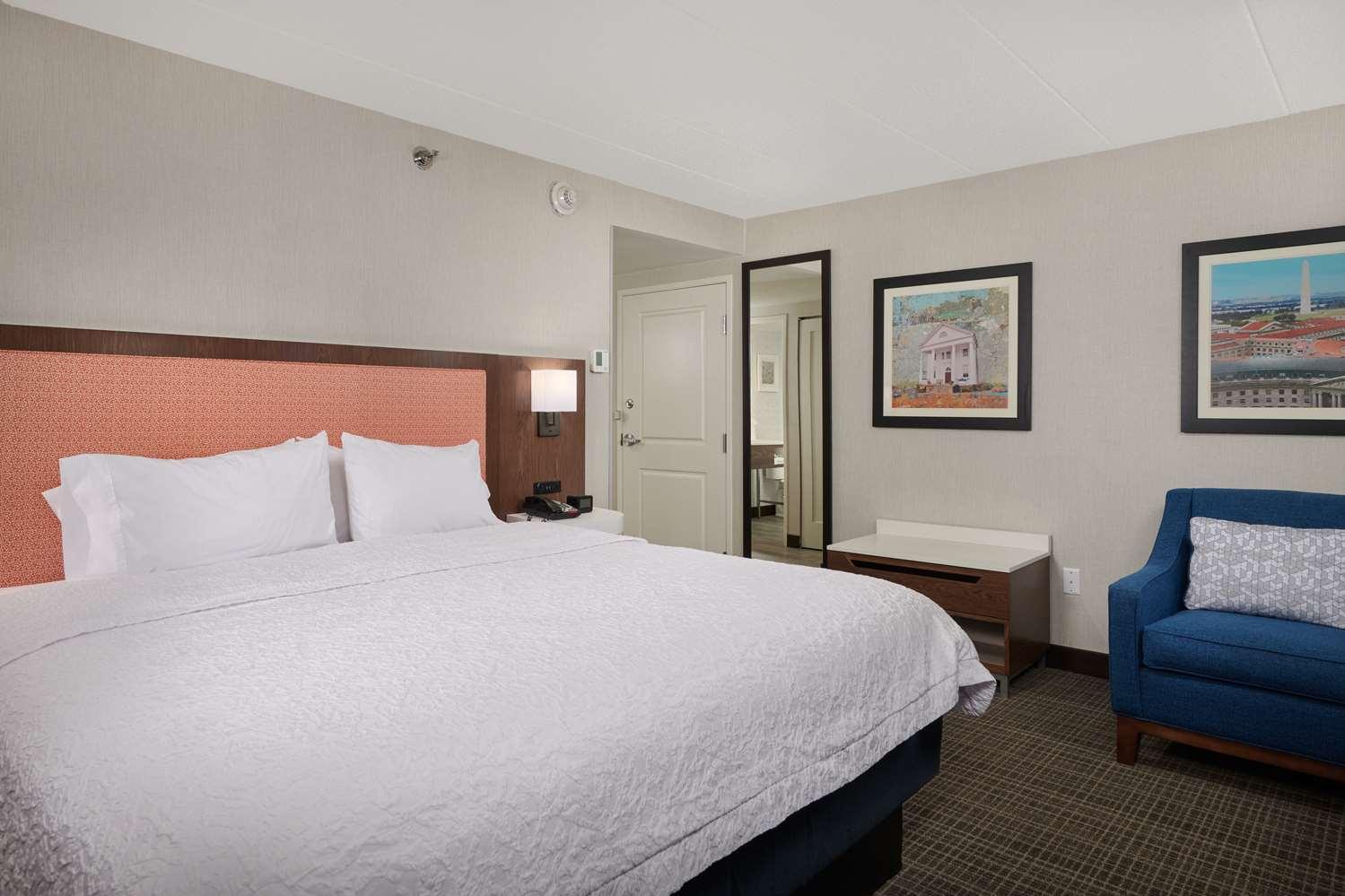 Hampton Inn Fairfax City — 10