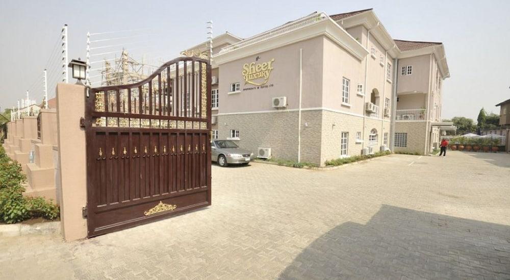 Sheer Luxury Apartment And Suites — 2