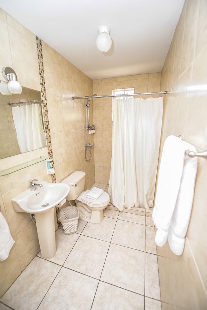ARUBA TROPIC APARTMENTS — 8