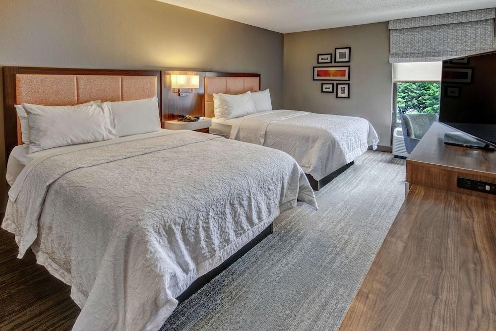 Hampton Inn Elizabeth City — 7