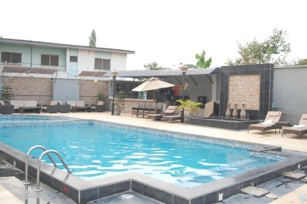 GOLDEN TULIP OWU CROWN IBADAN — 2