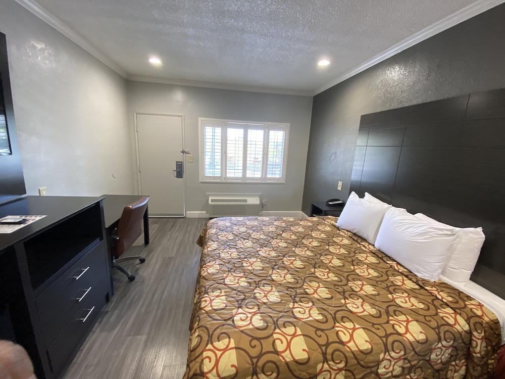 Budget Inn of Hayward — 10