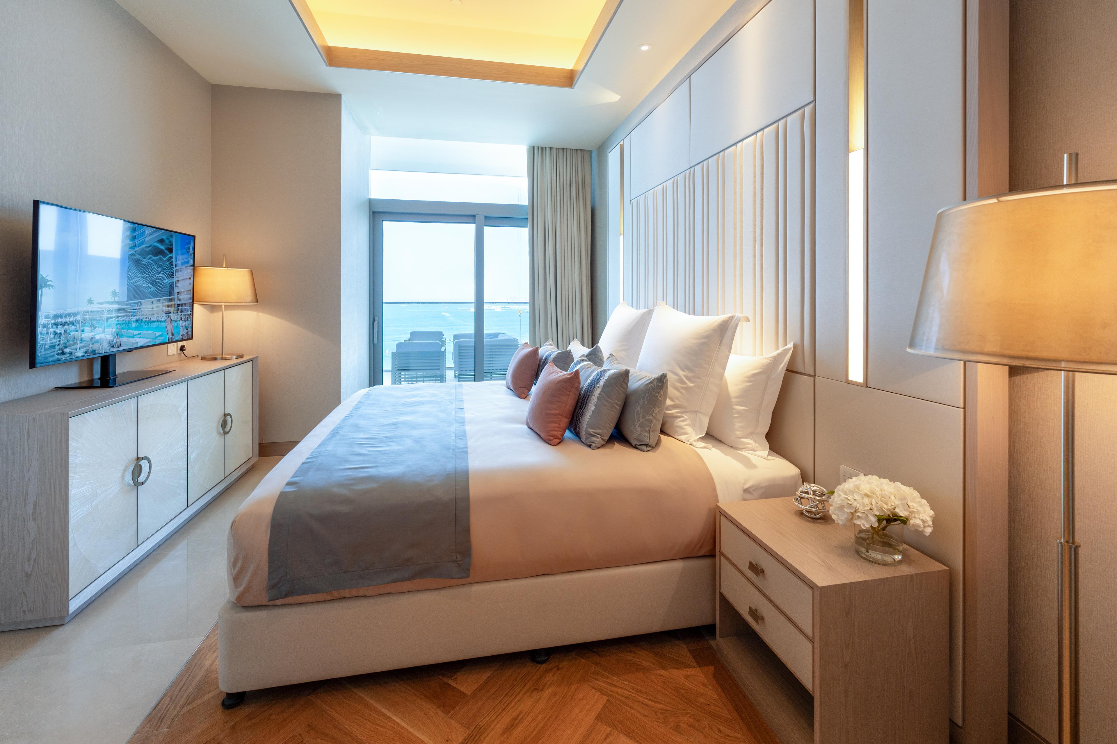 FIVE LUXE JBR — 10