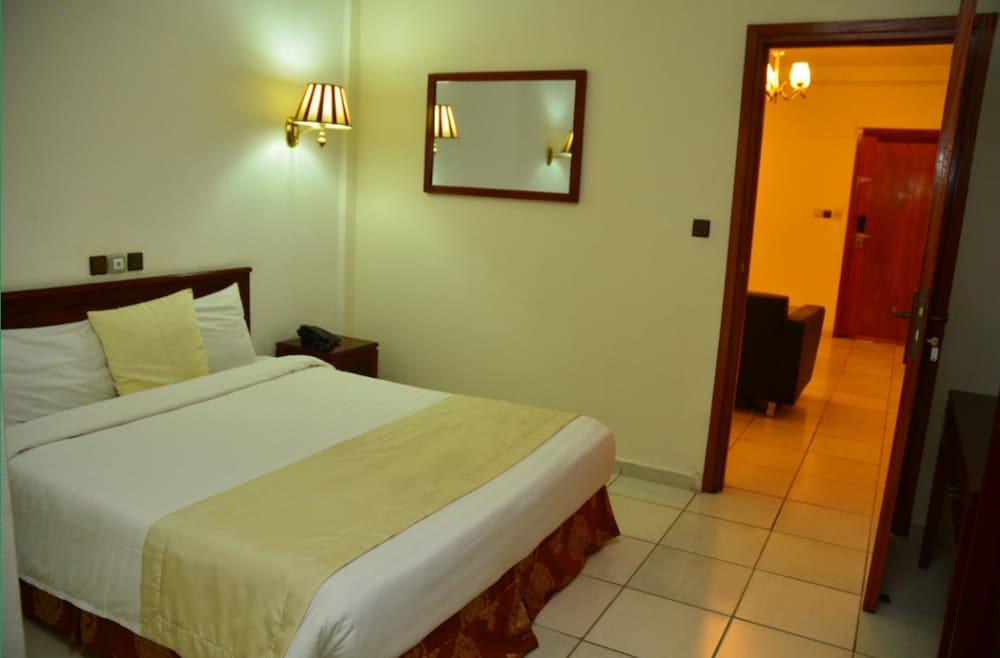 Hotel Prince de Galles — 10