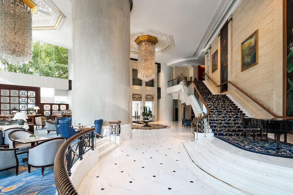 Island Shangri La Hong Kong 11424 — 5