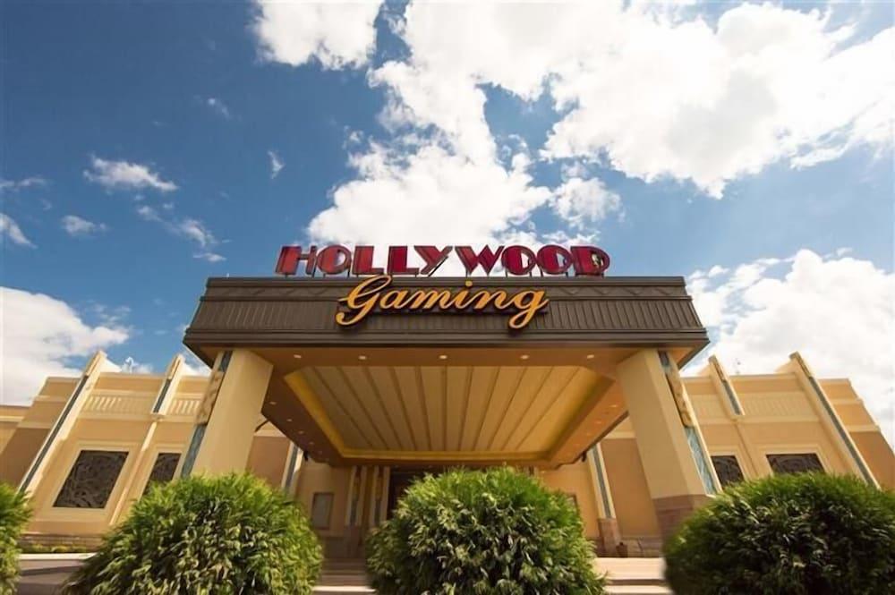 Holiday Inn Express & Suites Youngstown West - Austintown — 2