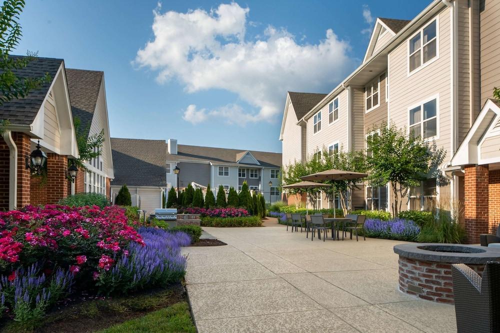 Sonesta ES Suites Fairfax Fair Lakes — 4