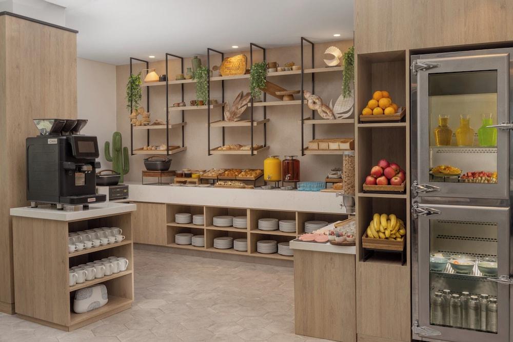 Staybridge Suites Dubai Business Bay — 5