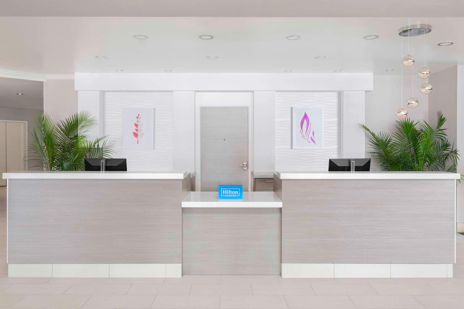 Hilton Garden Inn Calgary Airport 83762 — 6