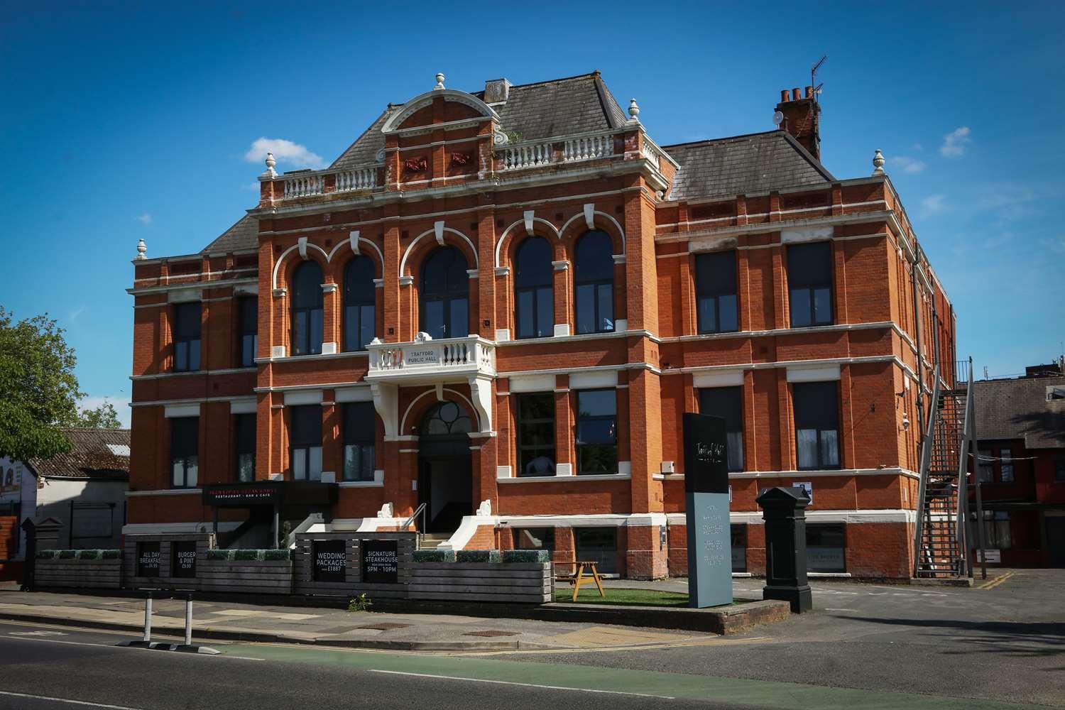 Trafford Hall Hotel Manchester, Trademark Collection by Wyndham — 3