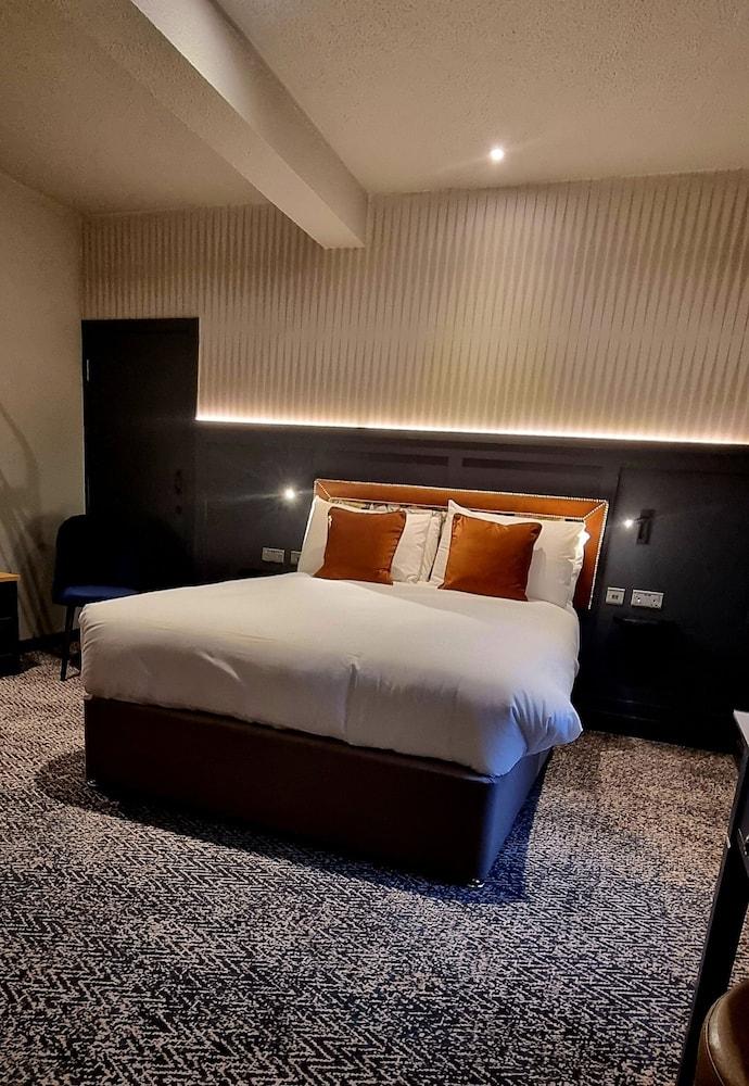 The Coachman Hotel — 6